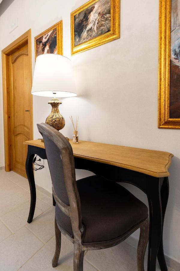 Palazzo Badiale History&Rooms Atella Экстерьер фото